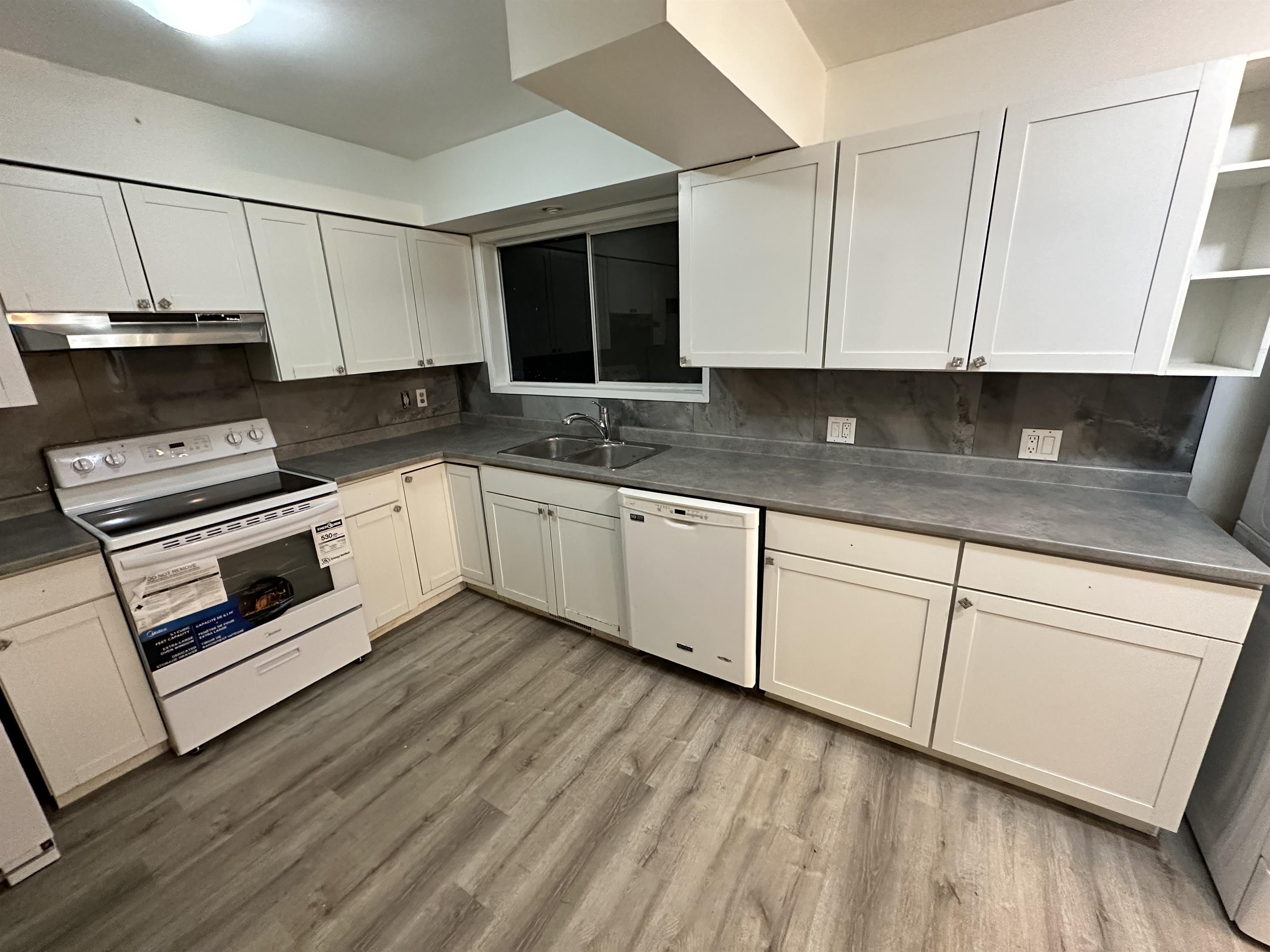 Single Family for rent at 31916 Coral Avenue, Upper in Abbotsford, BC photo 3