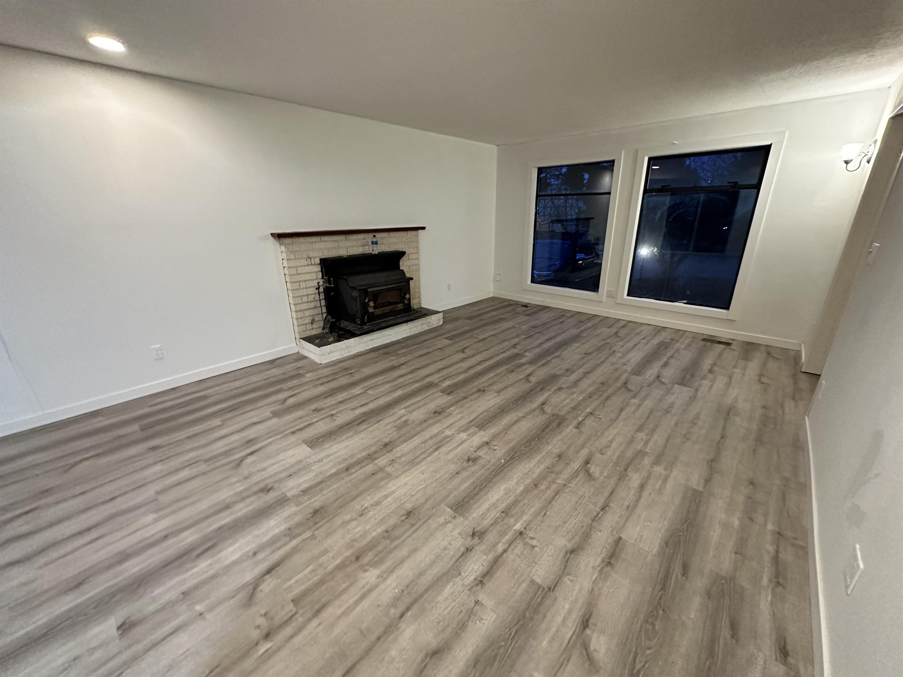 Single Family for rent at 31916 Coral Avenue, Upper in Abbotsford, BC photo 7