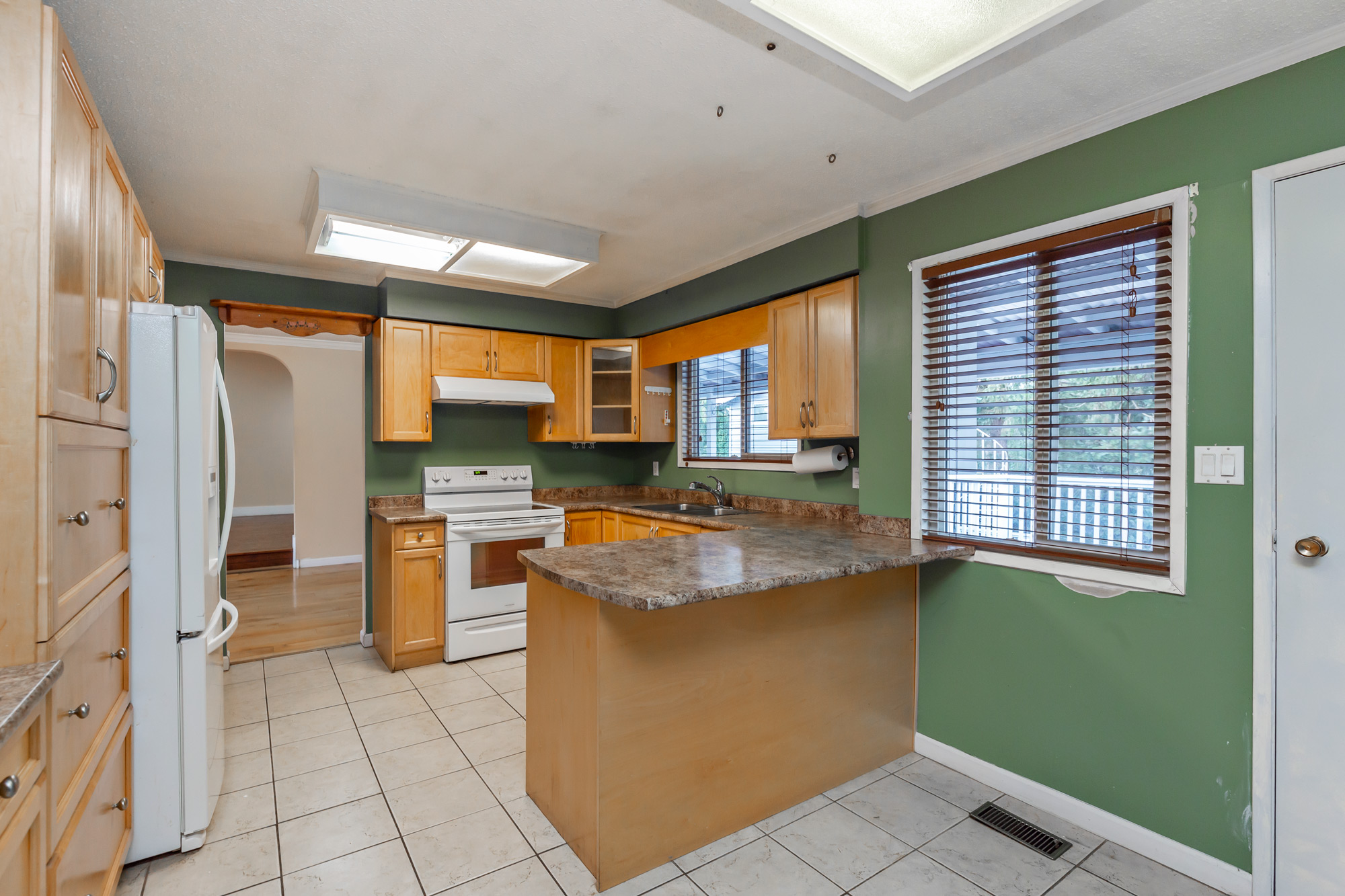 Single Family for rent at 2086 Majestic Crescent, Upper in Abbotsford, BC photo 18