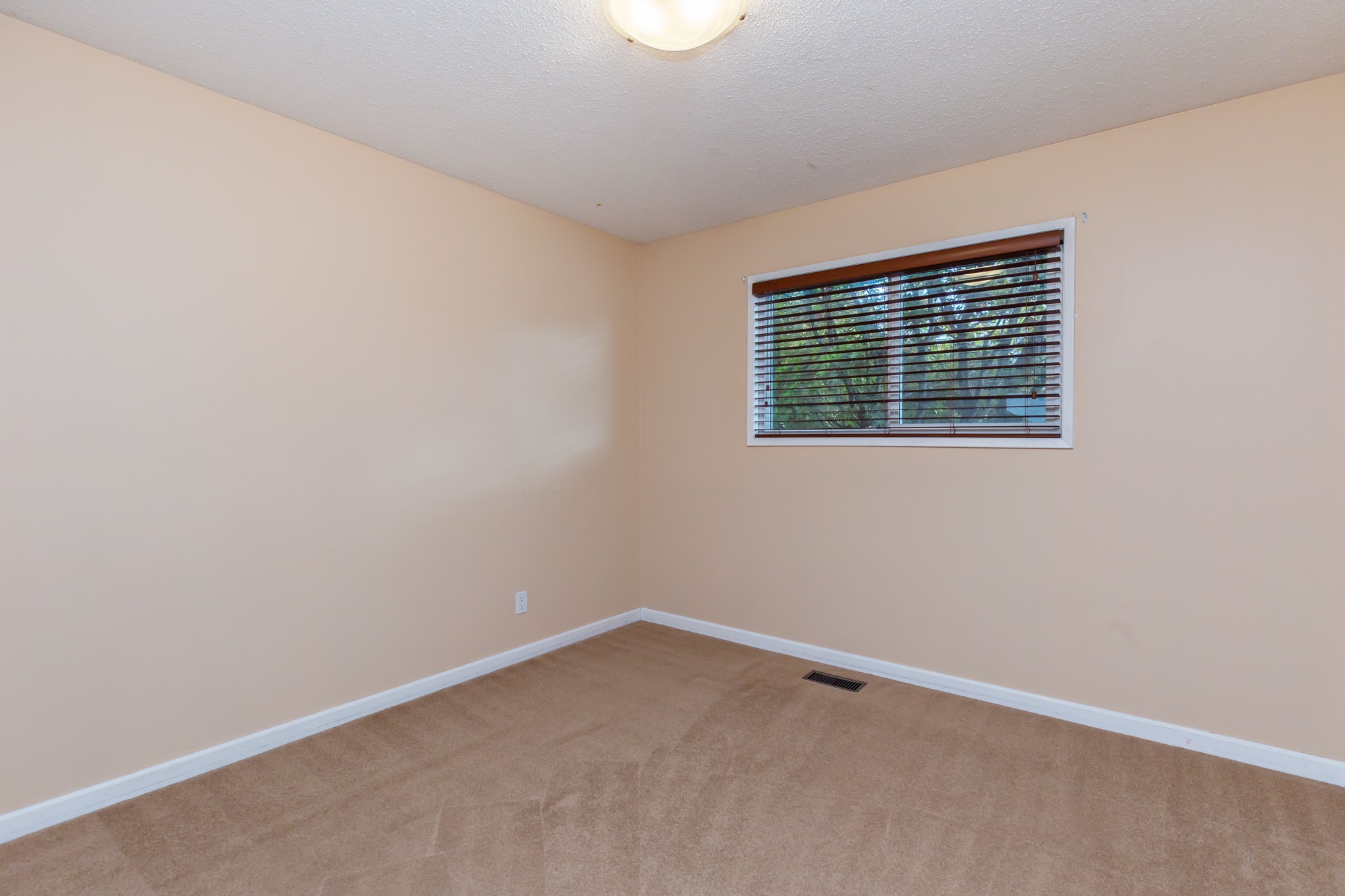 Single Family for rent at 2086 Majestic Crescent, Upper in Abbotsford, BC photo 32
