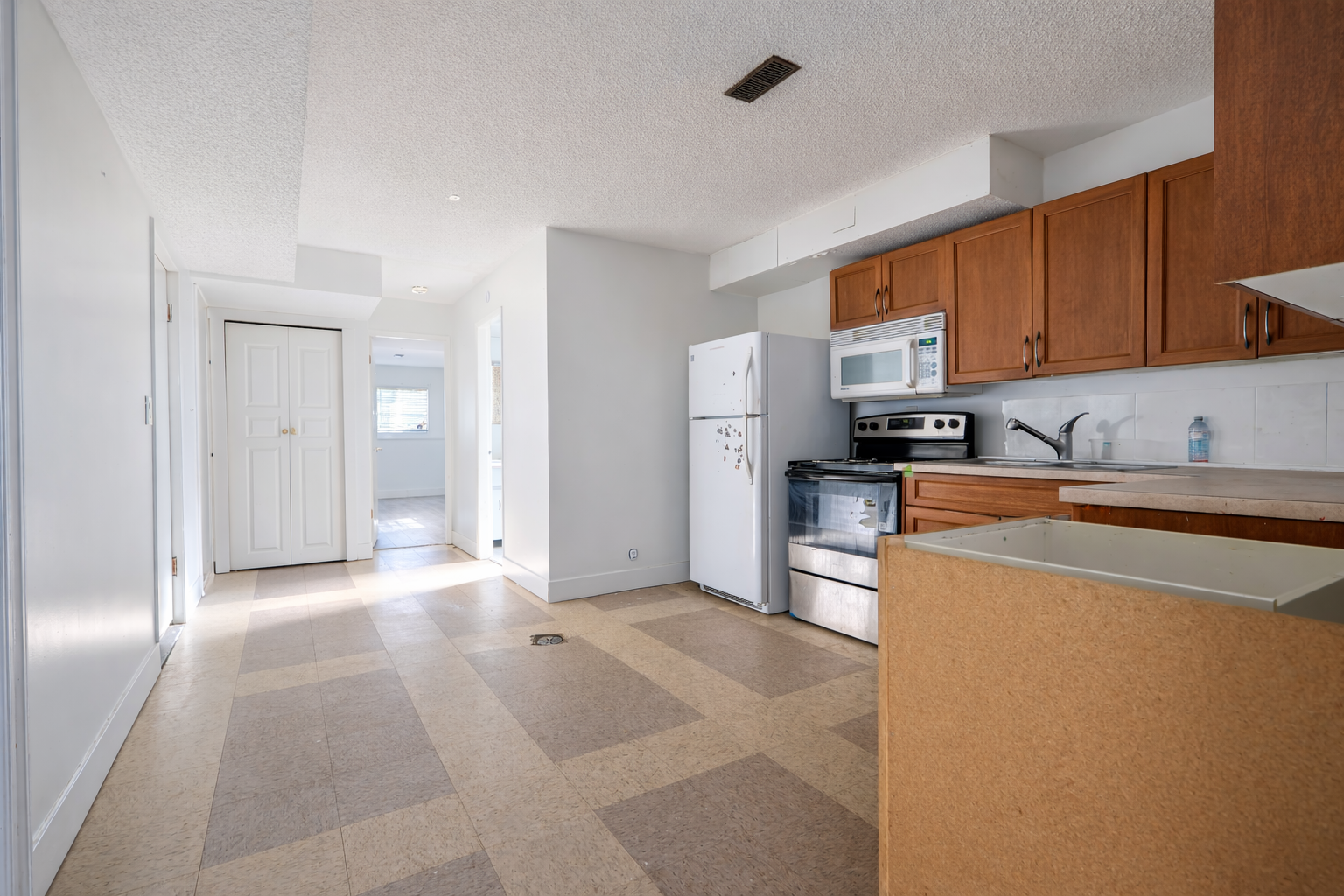 Single Family for rent at 32438 Hillcrest Avenue, Basement in Abbotsford, BC