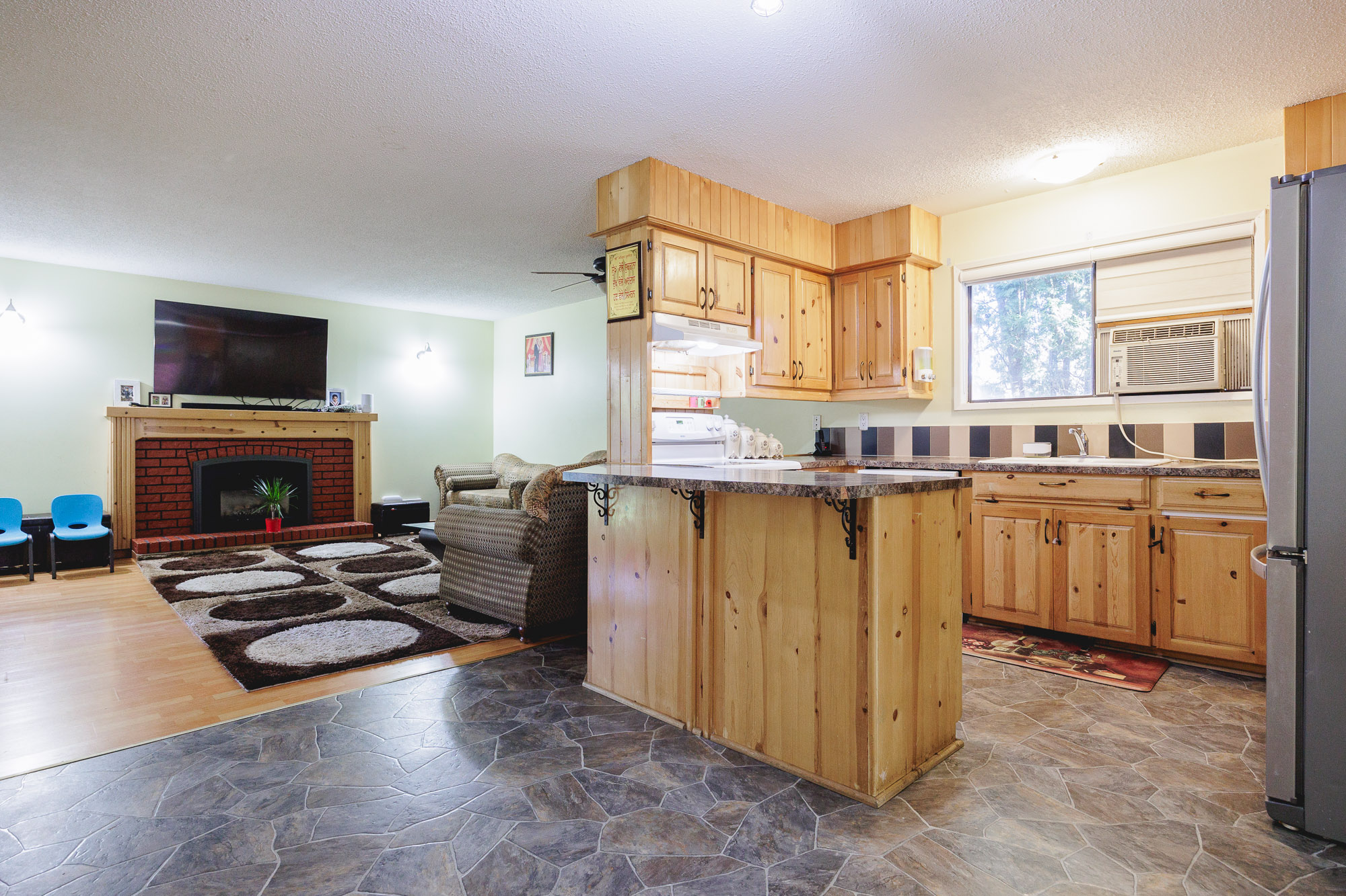 33437 George Ferguson Way, Main photo 2