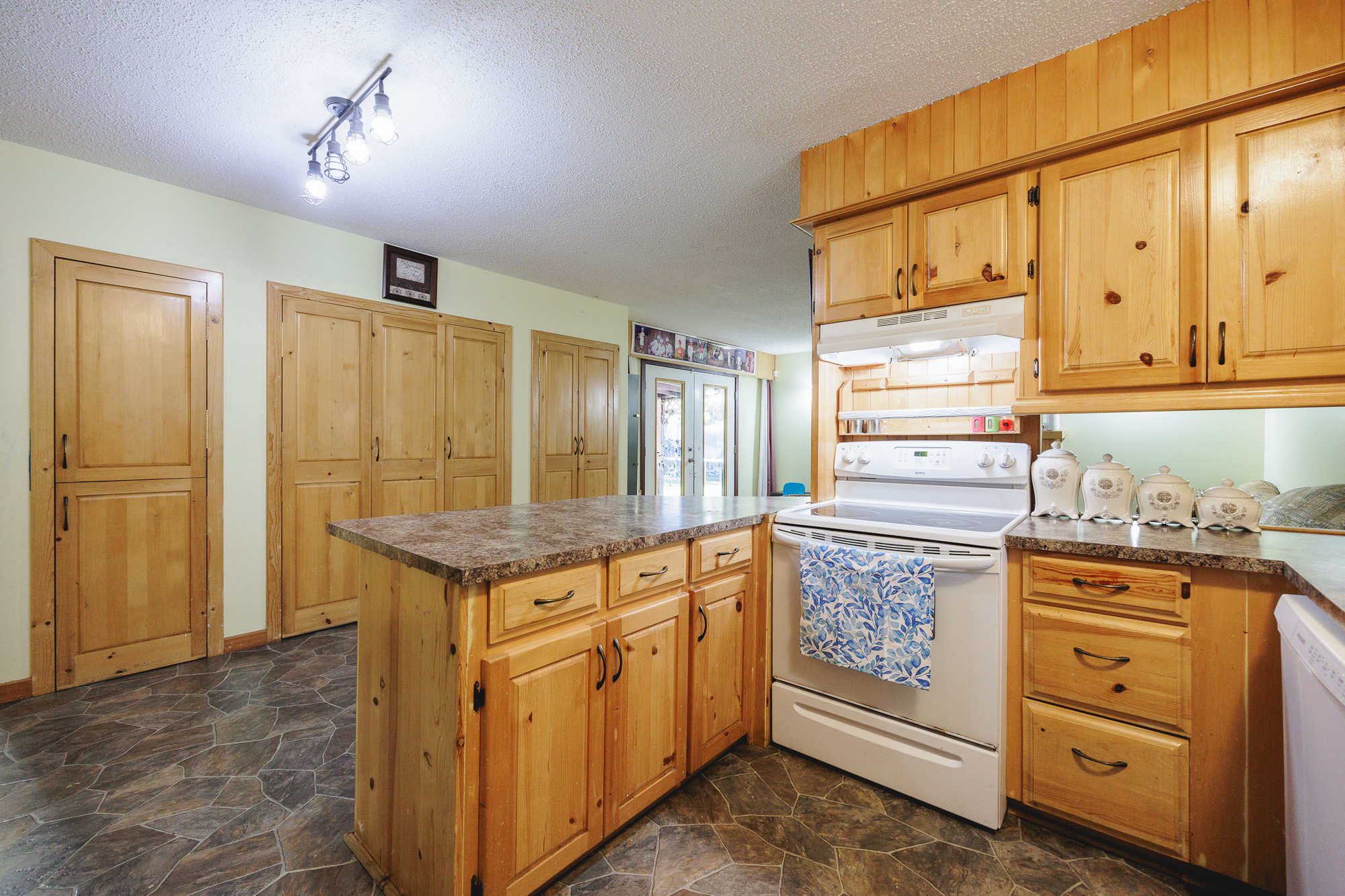 33437 George Ferguson Way, Main photo 9