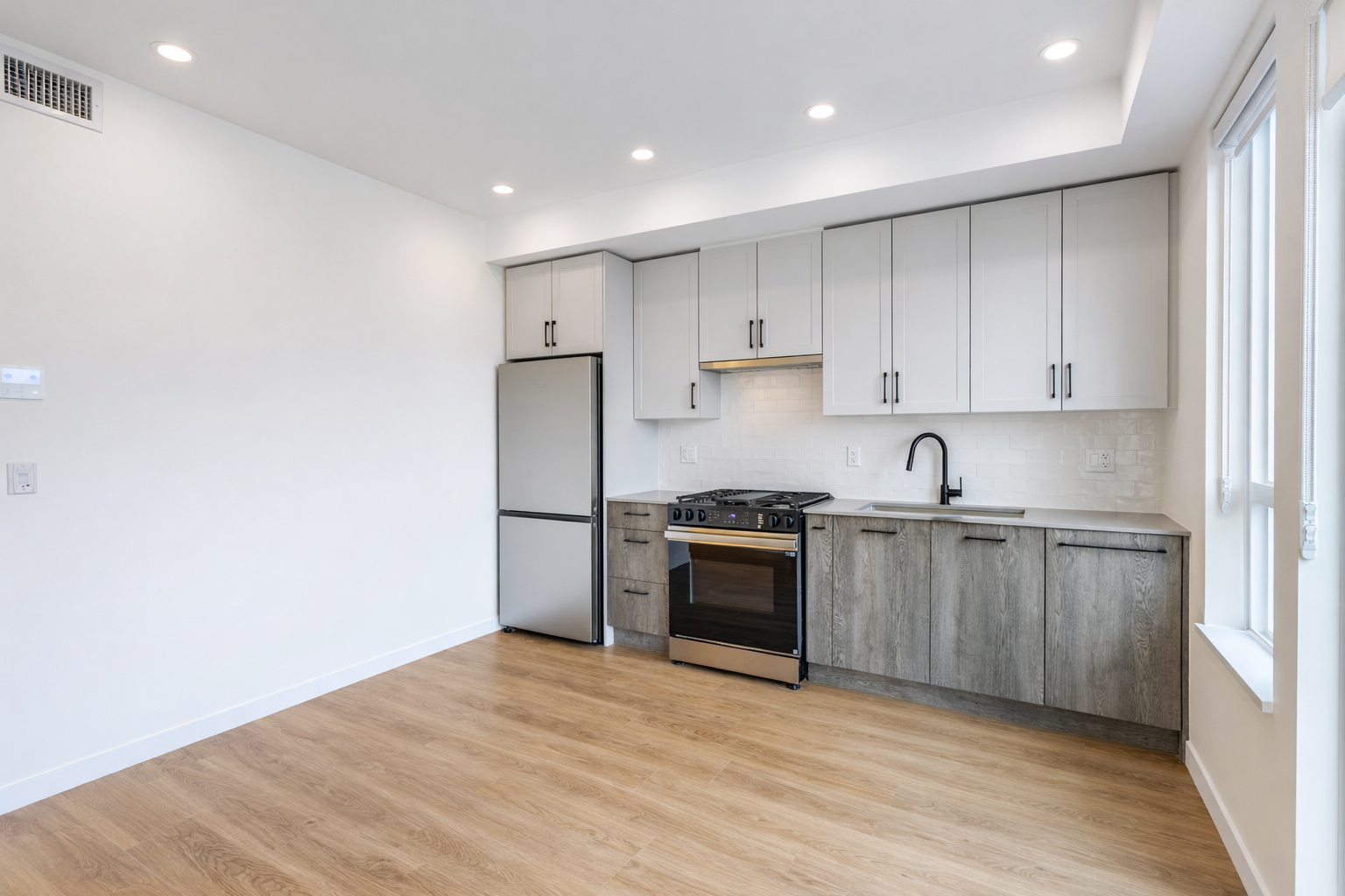 Condo Townhome for rent at 27218 ALDERGROVE TOWN CENTRE Drive - 409, 409 in Langley Township, BC photo 4