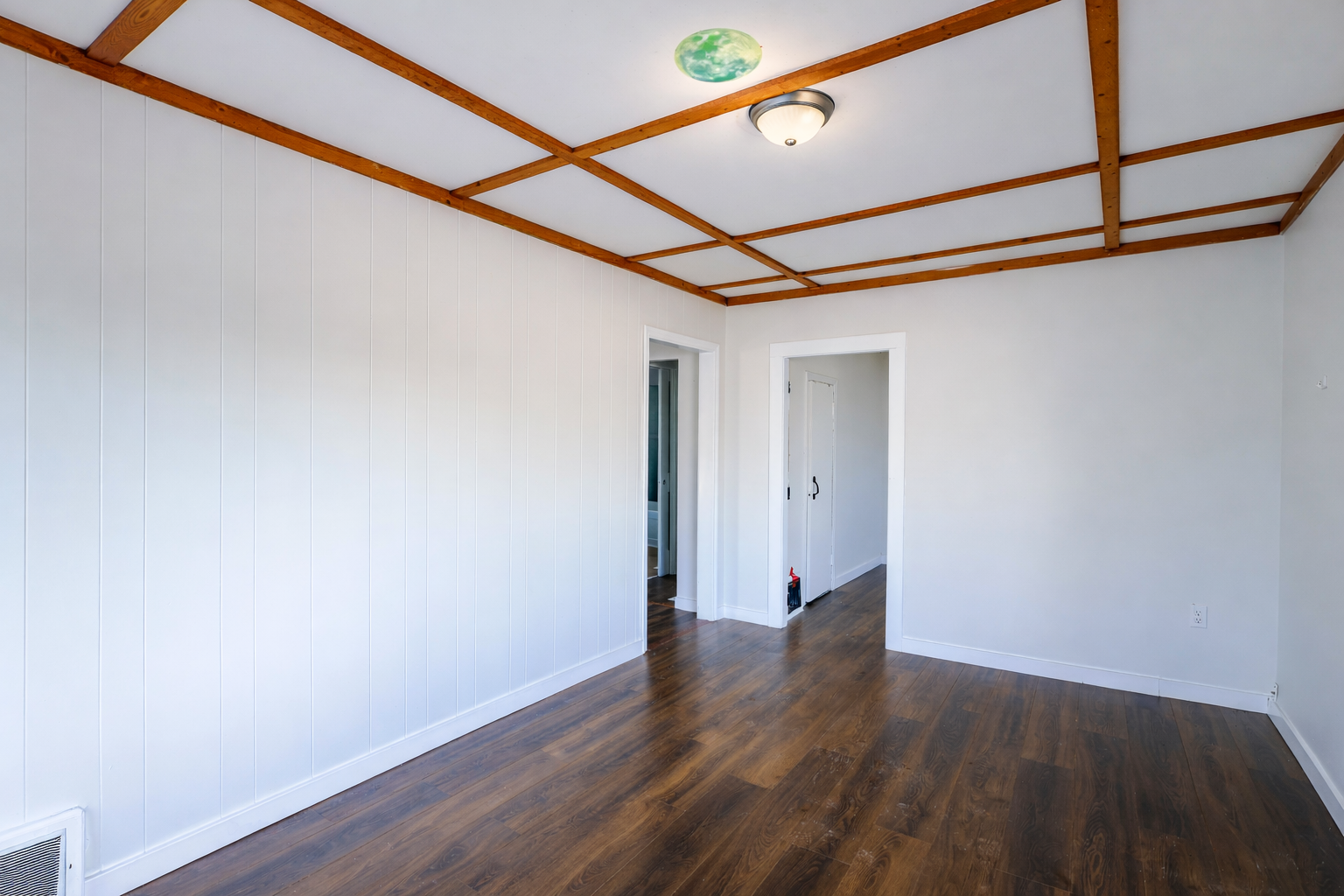 1408 Clearbrook Road, Main photo 3
