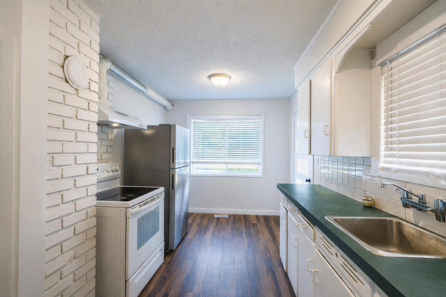 1408 Clearbrook Road, Main photo 4