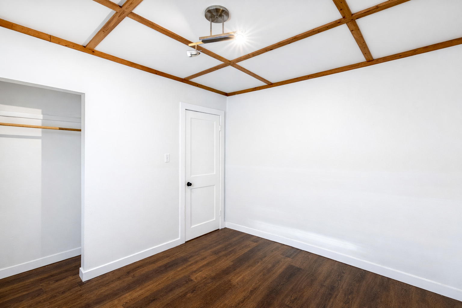 1408 Clearbrook Road, Main photo 6