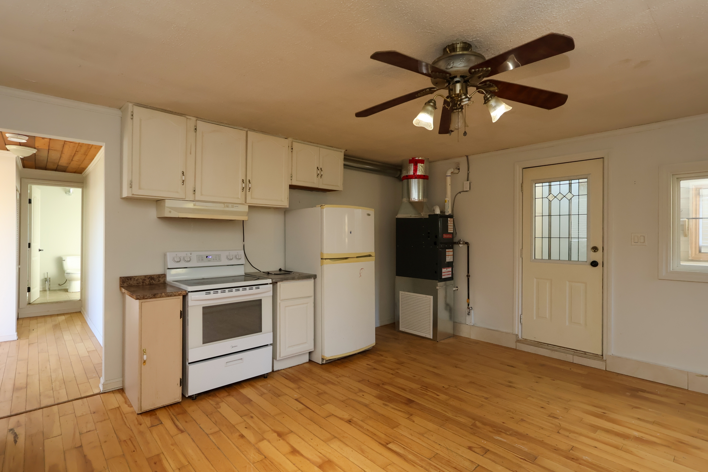 1408 Clearbrook Road, B photo 5