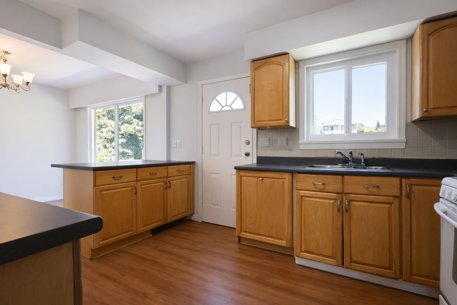 Single Family for rent at 33123 6 Avenue, Upper in Mission, BC photo 5