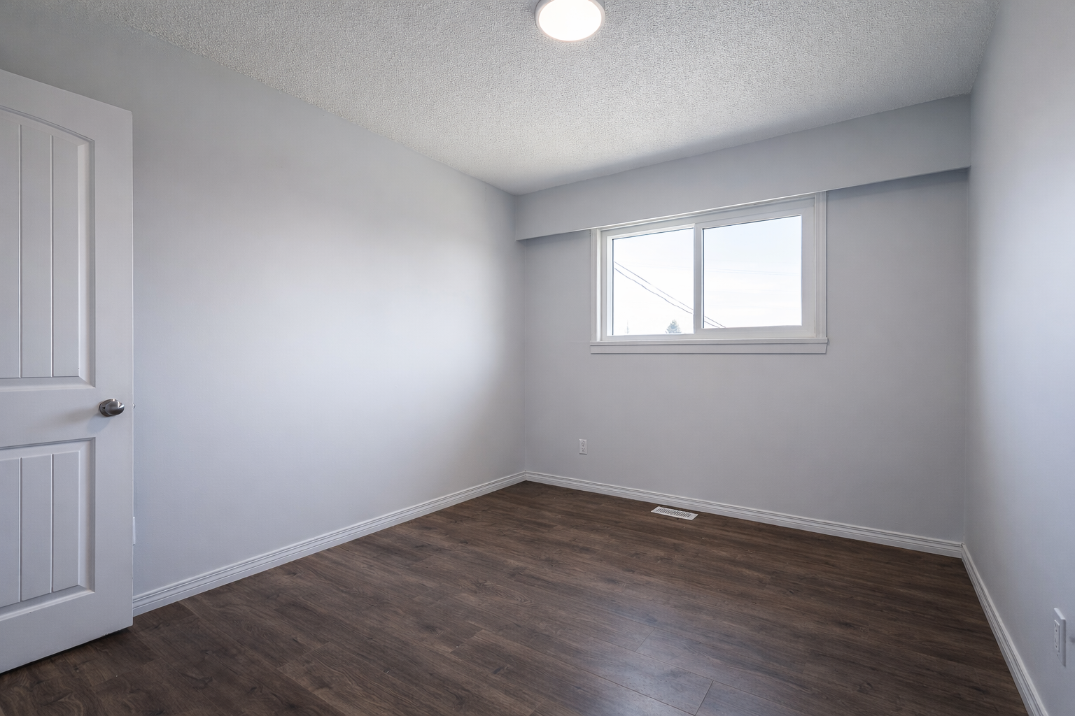 Single Family for rent at 33123 6 Avenue, Upper in Mission, BC photo 6
