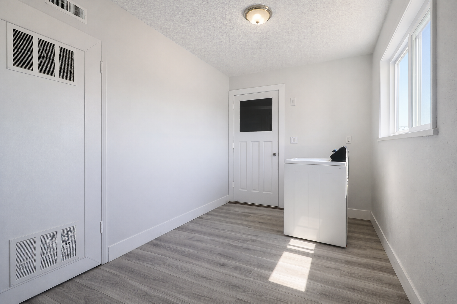 Single Family for rent at 33123 6 Avenue, Upper in Mission, BC photo 12