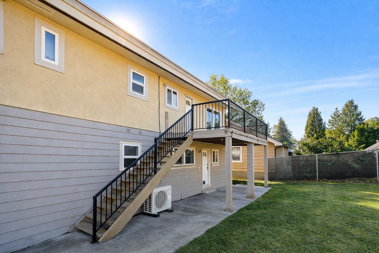 Single Family for rent at 33123 6 Avenue, Upper in Mission, BC photo 15