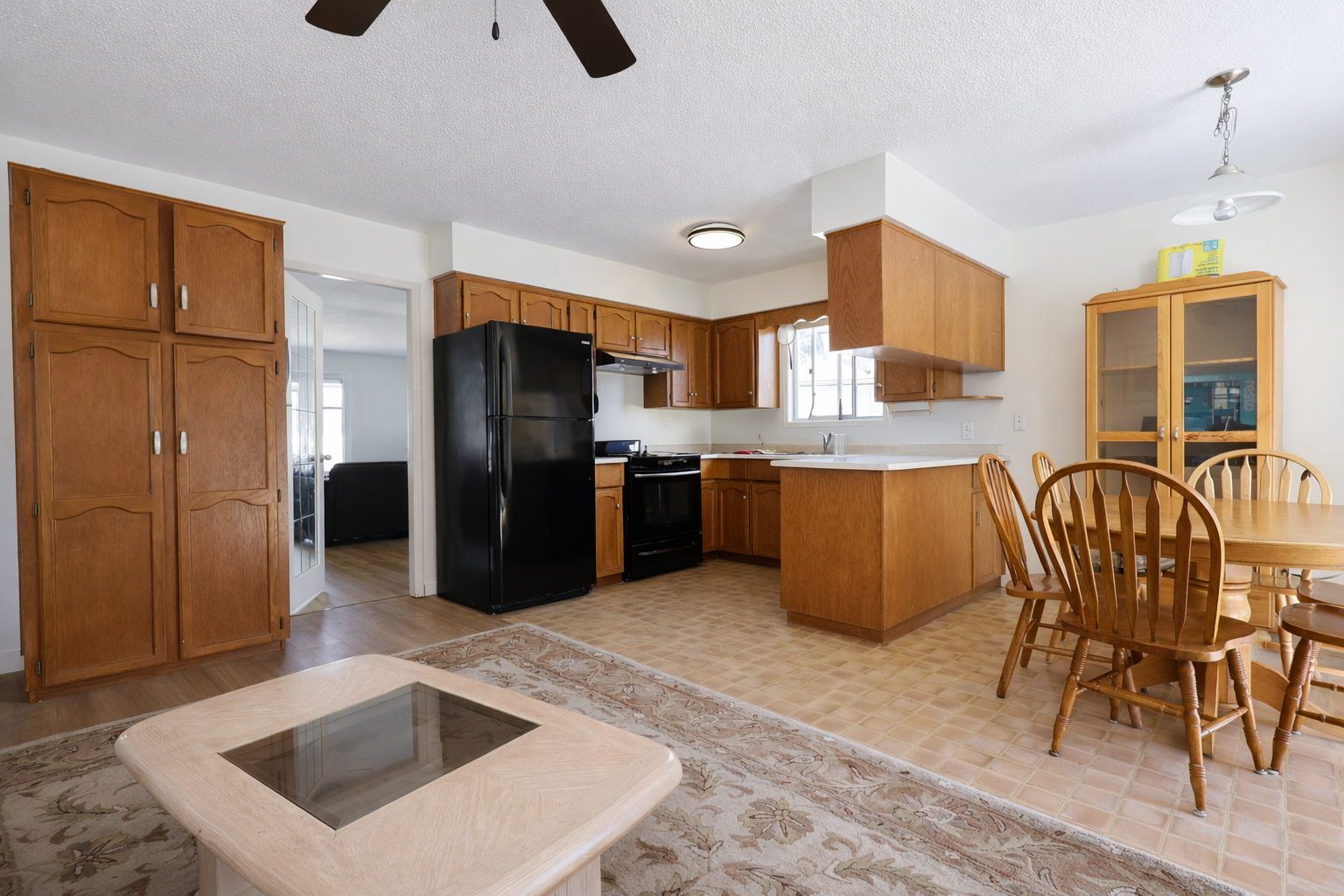 Single Family for rent at 32654 Nootka Close, Upper in Abbotsford, BC photo 6