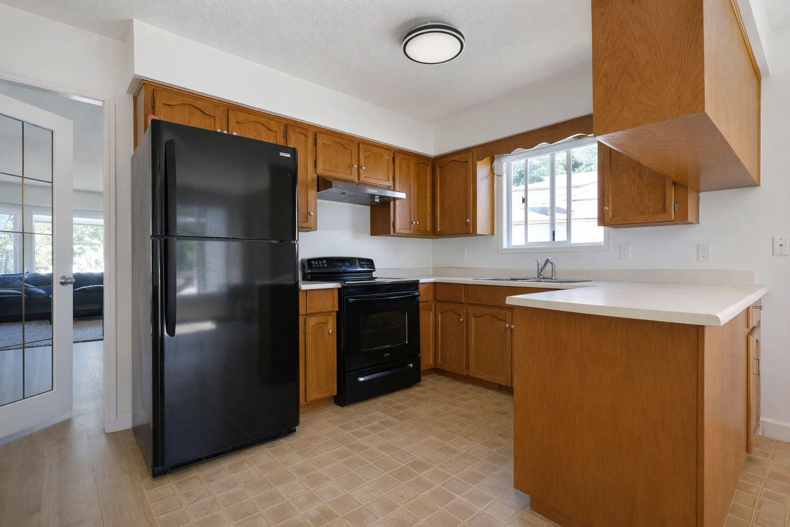 Single Family for rent at 32654 Nootka Close, Upper in Abbotsford, BC photo 7