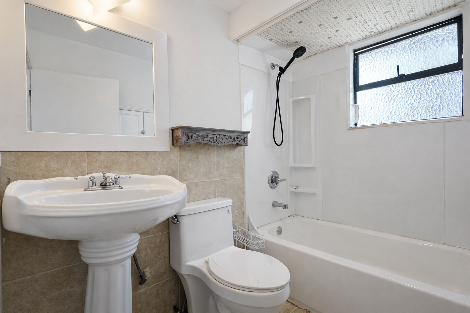 Single Family for rent at 9969 138A Street, Whole House in Surrey, BC photo 8