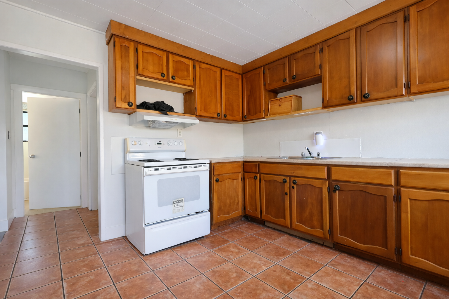 Single Family for rent at 9969 138A Street, Whole House in Surrey, BC photo 11