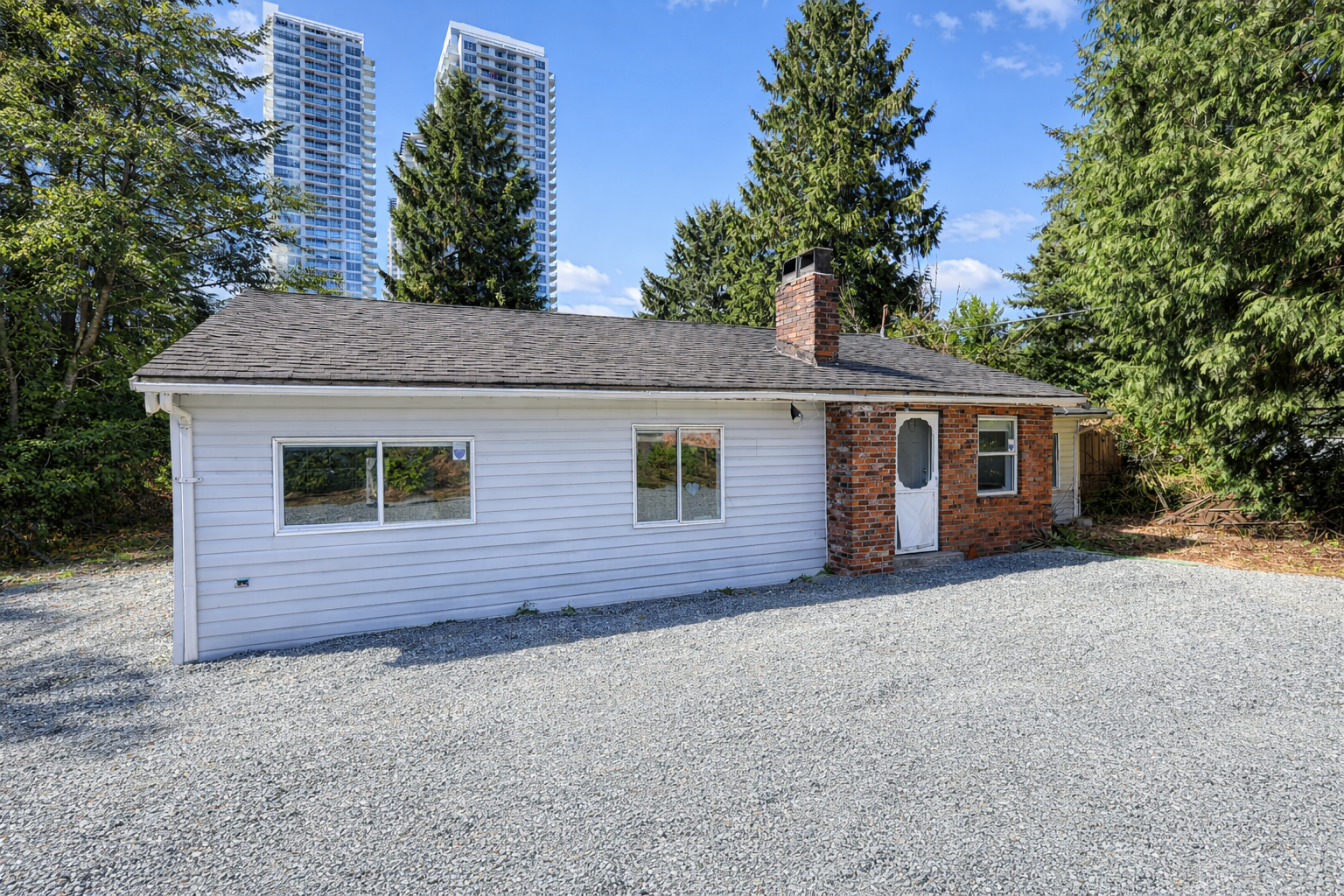 Single Family for rent at 9969 138A Street, Whole House in Surrey, BC photo 12
