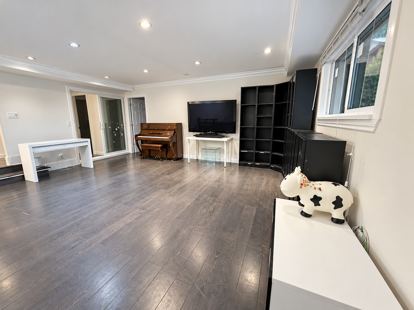 Single Family for rent at 6071 Number 6 Road - Lower 3 bed, Lower 3 bed in Richmond, BC photo 2