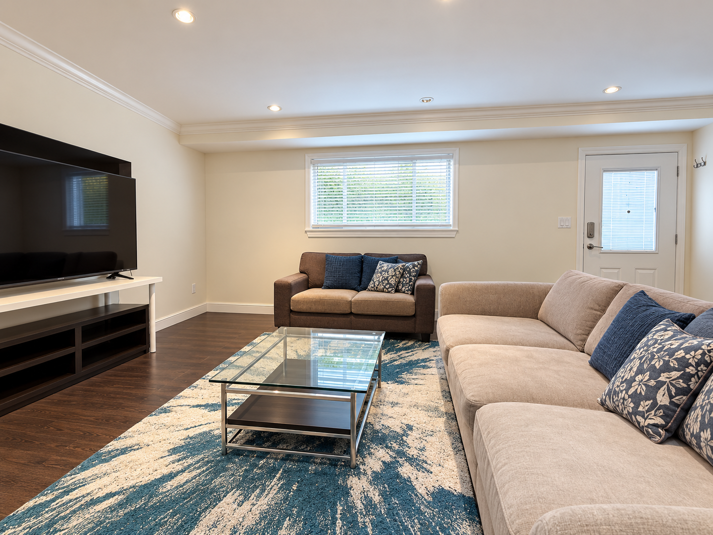 Single Family for rent at 6071 Number 6 Road - Lower 3 bed, Lower 3 bed in Richmond, BC photo 4